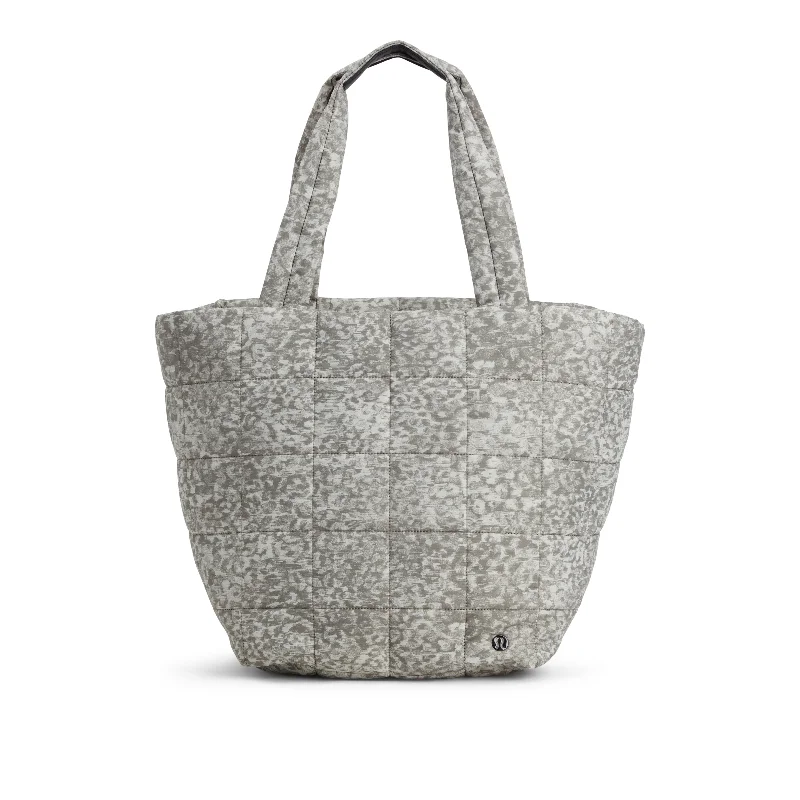 Stylish women's bags with bold pattern design and contrasting straps for added flair-Quilted Grid Tote Bag 26L - Resale