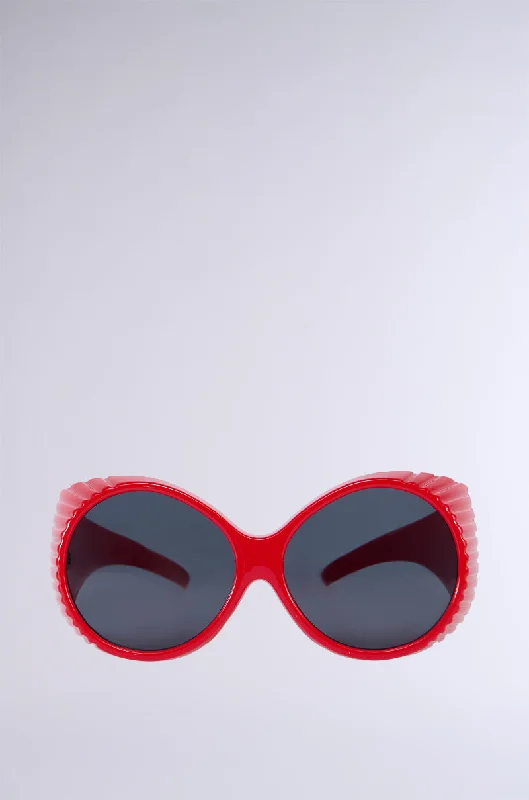 Wayfarer Sunglasses for Classic Style -RED-Y FOR ME GLASSES