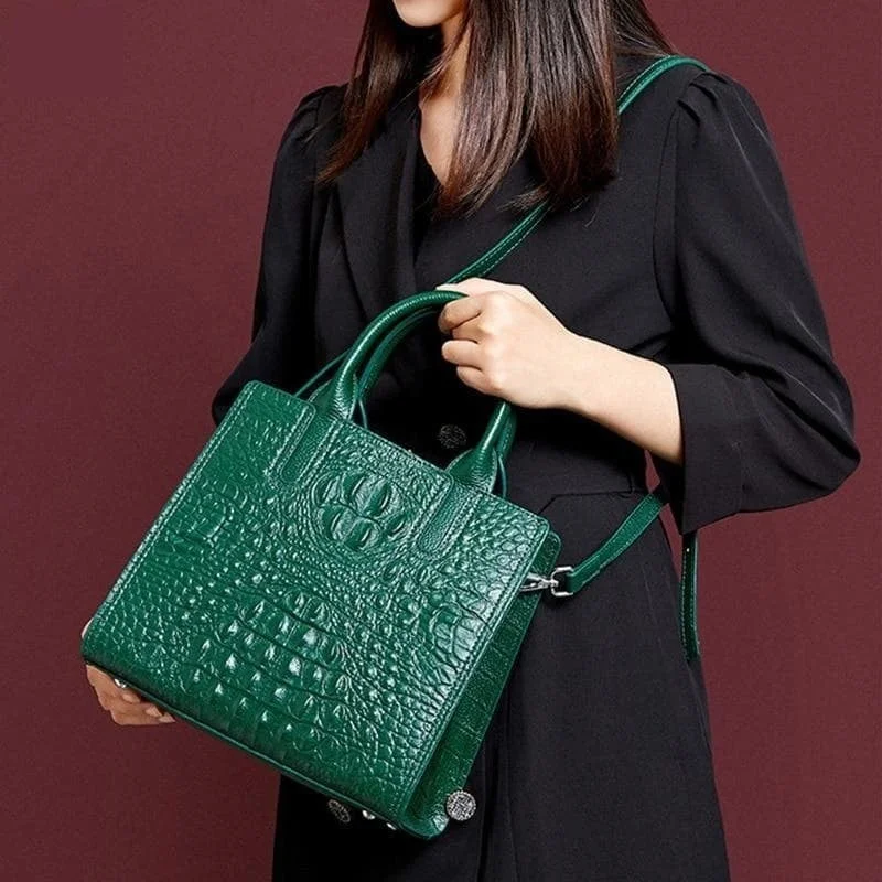 Women's bags with minimalistic design and subtle details for timeless elegance-Women's Crocodile Patterned Leather Black Vintage Shoulder Bags